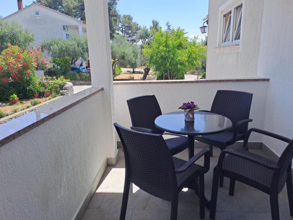 Studio Apartments Maslinik Đảo Krk Ngoại thất bức ảnh