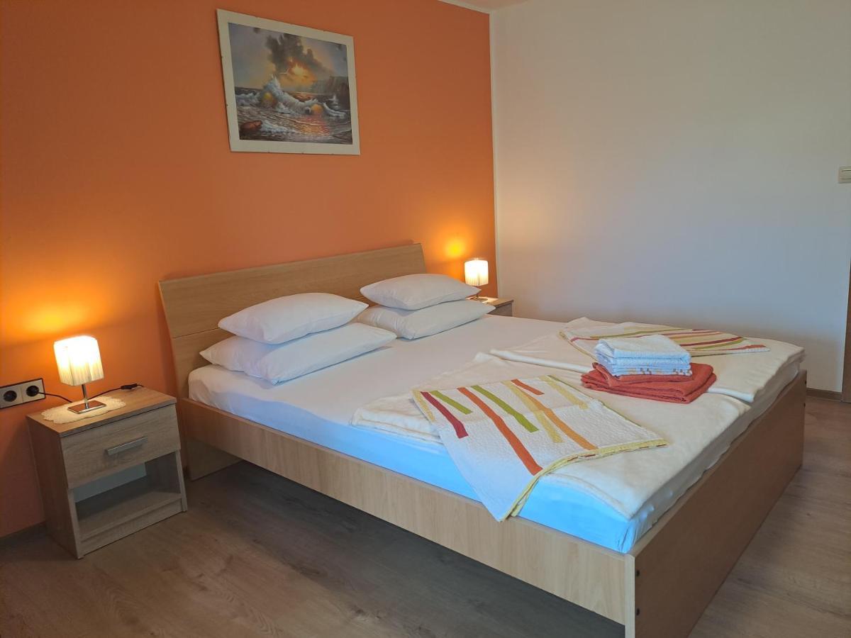 Studio Apartments Maslinik Đảo Krk Ngoại thất bức ảnh