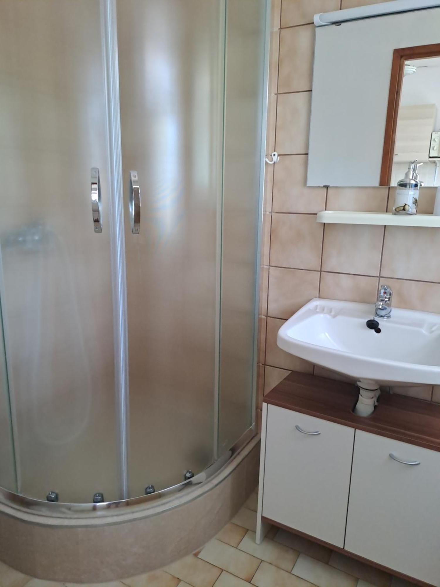 Studio Apartments Maslinik Đảo Krk Ngoại thất bức ảnh