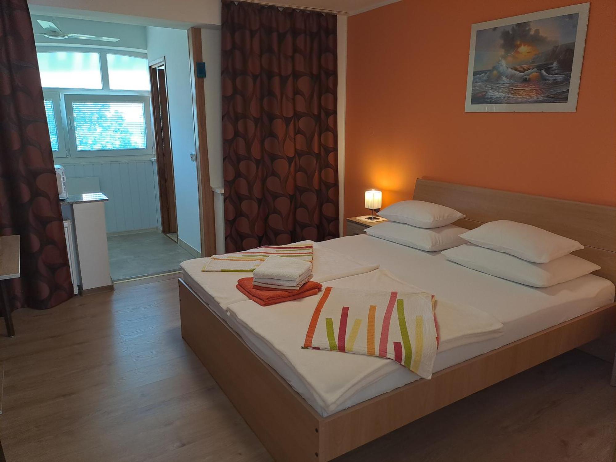 Studio Apartments Maslinik Đảo Krk Ngoại thất bức ảnh